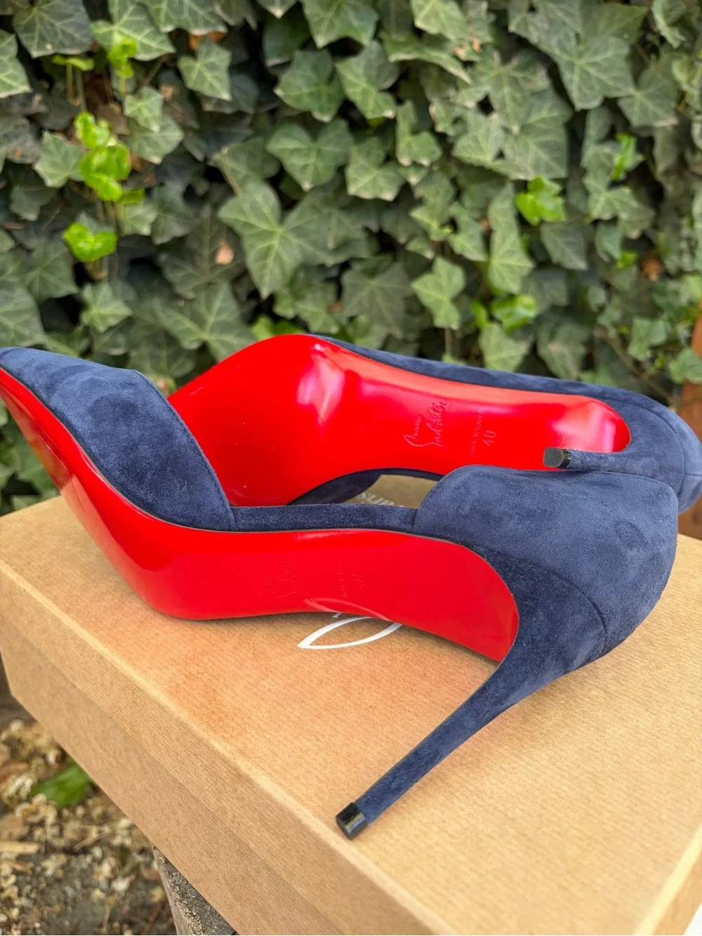 Christian Louboutin Blue Suede D'Orsay Iriza Pointed-Toe Pump Size EU 40 - Picture 9 of 13